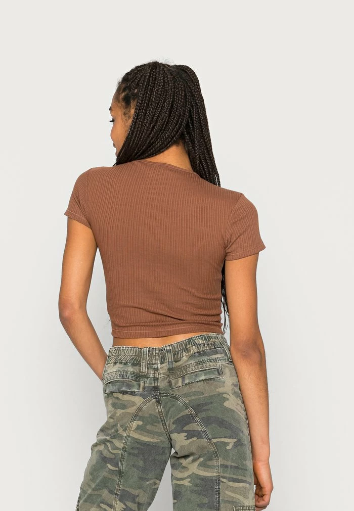 BABY - Basic T-shirt - brown BDG Urban Outfitters BABY - Basic T-shirt - Brown -BDG Urban Outfitters shop 01e53e48c7804a5cac659c1f3173f5f0