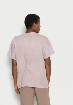 BDG Urban Outfitters MOUNTAINS TEE - Print T-shirt - Lilac -BDG Urban Outfitters shop 0666d418af2a4a0ba7972530dd418296