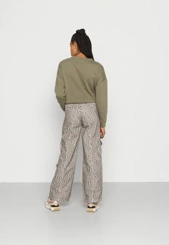BDG Urban Outfitters BDG SWIRLPRINT - Cargo Trousers - Ecru -BDG Urban Outfitters shop 0669c8aaed9844fea593c6939381e681