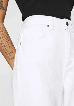 BDG Urban Outfitters MOM - Relaxed Fit Jeans - Optic White -BDG Urban Outfitters shop 0d72588668904ae4ae47c87b0c7a2322