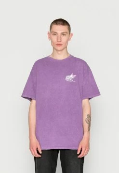 BDG Urban Outfitters MIDNIGHT REALM TEE UNISEX - Print T-shirt - Purple 4 BDG Urban Outfitters MIDNIGHT REALM TEE UNISEX - Print T-shirt - Purple -BDG Urban Outfitters shop 0e45c5945441460e88c5f46b40c13b79
