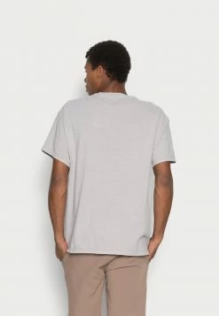 BDG Urban Outfitters SPORTING GOODS TEE - Print T-shirt - Grey -BDG Urban Outfitters shop 177c35609df04d3a8b9ef26cdb92ada0