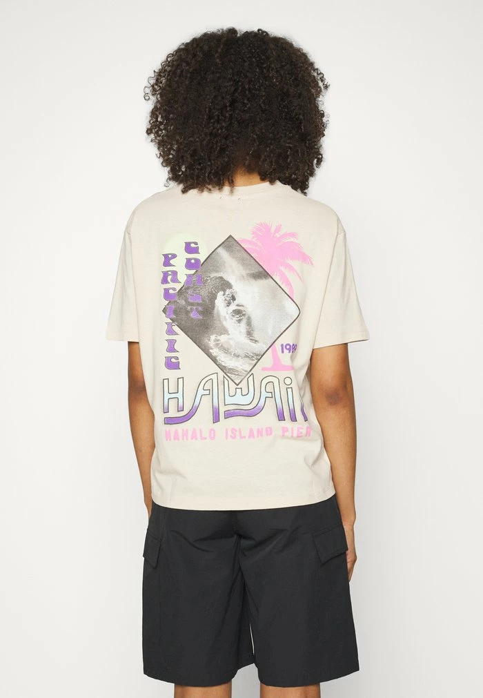 CROP HAWAII TEE - Print T-shirt - ecru BDG Urban Outfitters CROP HAWAII TEE - Print T-shirt - Ecru -BDG Urban Outfitters shop 17ced4f663344439b893ba705cf4ee97