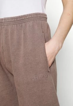 BDG Urban Outfitters OVERDYED JOGGER - Tracksuit Bottoms - Chocolate 6 BDG Urban Outfitters OVERDYED JOGGER - Tracksuit Bottoms - Chocolate -BDG Urban Outfitters shop 18b40efeca7444069ec5bdbadd098627