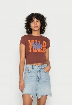BDG Urban Outfitters BDG WILD FREE BABY TEE - Print T-shirt - Chocolate
