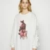 BDG Urban Outfitters HORSES BOYFRIEND - Long Sleeved Top - Cream 1 BDG Urban Outfitters HORSES BOYFRIEND - Long Sleeved Top - Cream -BDG Urban Outfitters shop 1d3e035565424c49b566f70be9258666