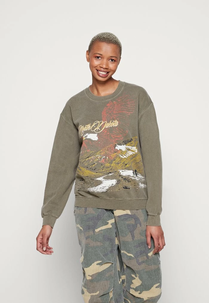 DAKOTA EAGLE - Sweatshirt - khaki BDG Urban Outfitters DAKOTA EAGLE - Sweatshirt - Khaki -BDG Urban Outfitters shop 1f5f012cf2704ba98d6dec9248461f35