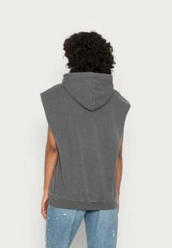 BDG Urban Outfitters BDG RECKLESS SLEEVELESS HOODIE - Hoodie - Charcoal -BDG Urban Outfitters shop 205cc21a6f55483ea15b85fd9b6fe890