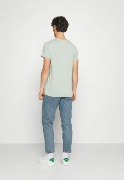 BDG Urban Outfitters DAD - Jeans Tapered Fit - Light Wash -BDG Urban Outfitters shop 30c0db688e7246a0aa498ea4c63ba985