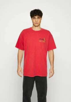 BDG Urban Outfitters MUSHROOM OUTSIDE TEE UNISEX - Print T-shirt - Washed Red -BDG Urban Outfitters shop 33a1a9a60411446b99b57ba626acbd9d