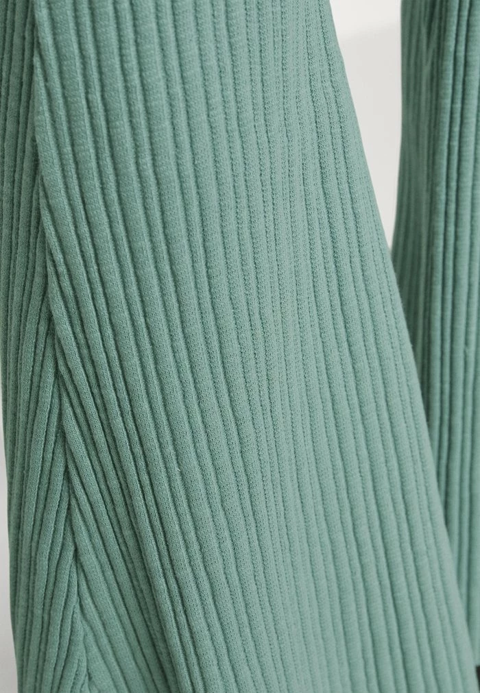 ROSIE FLARE - Trousers - turquoise BDG Urban Outfitters ROSIE FLARE - Trousers - Turquoise -BDG Urban Outfitters shop 36052c9d4be045b5aff12dfefeee07e0