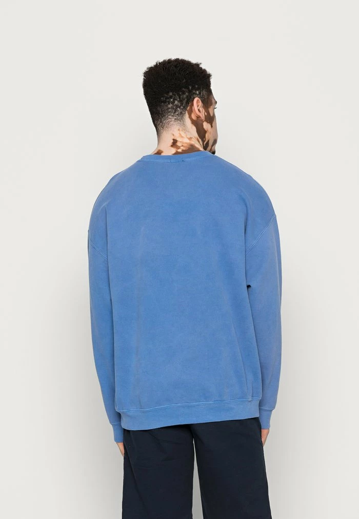CREST CREW NECK UNISEX - Sweatshirt - blue BDG Urban Outfitters CREST CREW NECK UNISEX - Sweatshirt - Blue -BDG Urban Outfitters shop 3908a4996715411a83fe7827eb2957da