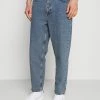 BDG Urban Outfitters BOW - Jeans Tapered Fit - Light Wash -BDG Urban Outfitters shop 3f6937c7a9894ee49201c63b0ed5571d