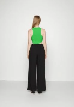 BDG Urban Outfitters HIGH NECK TANK WITH RAW CURVED HEM - Top - Green -BDG Urban Outfitters shop 44f085f2e1494119b0b41c390262aae1