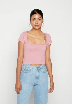 BDG Urban Outfitters SEAMLESS SQUARE NECK CAP SLEEVE TEE - Basic T-shirt - Orchid