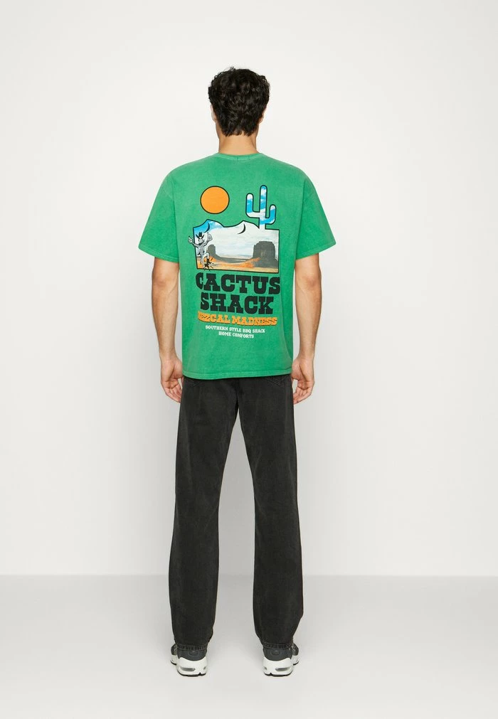 CACTUS SHACK TEE UNISEX - Print T-shirt - green BDG Urban Outfitters CACTUS SHACK TEE UNISEX - Print T-shirt - Green -BDG Urban Outfitters shop 4f307102bf594c76bc87ce7e0157c708