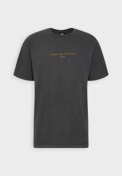 BDG Urban Outfitters TOKYO MAP TEE UNISEX - Print T-shirt - Black -BDG Urban Outfitters shop 50d2732af4e64cb3b560d4344f4202ee