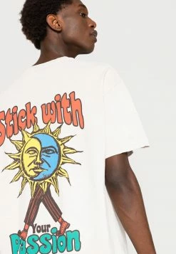 BDG Urban Outfitters STICK WITH PASSION TEE - Print T-shirt - Ecru -BDG Urban Outfitters shop 564af84a37304e3089feaf030d0c47e6