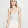 BDG Urban Outfitters BUNGEE STRAP BODY THONG SNAP - Top - White -BDG Urban Outfitters shop 6016400a147e4e40b37eb1426d5ac6b4