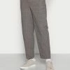 BDG Urban Outfitters CHECK PANT - Trousers - Grey -BDG Urban Outfitters shop 627085cf304046abb4d13d61d8bc7843