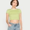 BDG Urban Outfitters RINGER BABY TEE - Basic T-shirt - Taragon -BDG Urban Outfitters shop 632e77694e2b41229e84a71f3c07af24