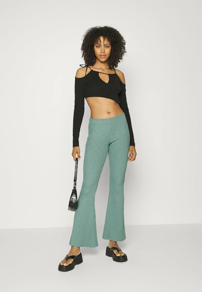 ROSIE FLARE - Trousers - turquoise BDG Urban Outfitters ROSIE FLARE - Trousers - Turquoise -BDG Urban Outfitters shop 63b9bd99a68a403999607402ee18137a