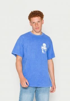 BDG Urban Outfitters NOW IS NOW TEE UNISEX - Print T-shirt - Cobalt -BDG Urban Outfitters shop 650e1cb497904d97b04d402a1ed36b4c