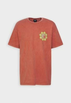 BDG Urban Outfitters PEACE LETTER TEE UNISEX - Print T-shirt - Orange -BDG Urban Outfitters shop 6532d1ad29074bdba837aa43d4f66e31