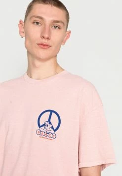 BDG Urban Outfitters PEACE BEAR TEE UNISEX - Print T-shirt - Pink -BDG Urban Outfitters shop 698c19d67dad463492eb4b54ab84ced3