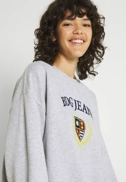 BDG Urban Outfitters LARGE CREST EMBROIDERED CREWNECK - Sweatshirt - Grey Marl -BDG Urban Outfitters shop 6eae385d333c438da2569cd4afd3c37e