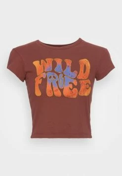 BDG Urban Outfitters BDG WILD FREE BABY TEE - Print T-shirt - Chocolate -BDG Urban Outfitters shop 72cf14f59bf5403b8f6df6becd6eb46a