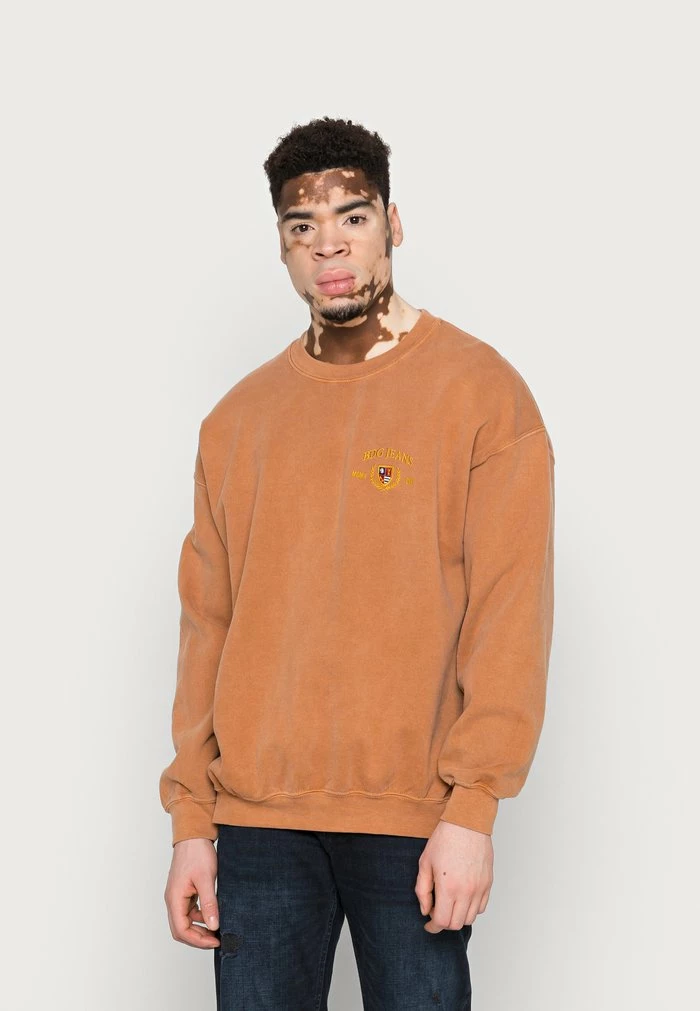 CREST CREW NECK UNISEX - Sweatshirt - ecru BDG Urban Outfitters CREST CREW NECK UNISEX - Sweatshirt - Ecru -BDG Urban Outfitters shop 81d1b1a5ae96445cb71a70544a0c3b84