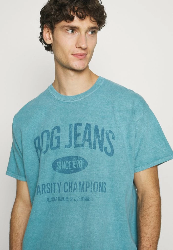 PRINTED TEE UNISEX - Print T-shirt - washed blue BDG Urban Outfitters PRINTED TEE UNISEX - Print T-shirt - Washed Blue -BDG Urban Outfitters shop 85949b686a90468785ce5dab7d083e06