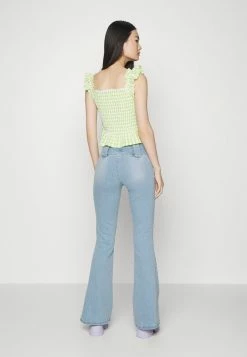 BDG Urban Outfitters MISSY LOW RISE - Flared Jeans - Light-blue Denim -BDG Urban Outfitters shop 8bac1bb7bbdc403585780cdf1b2dba04
