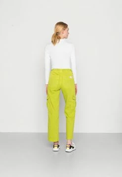 BDG Urban Outfitters BDG LIME SKATE - Cargo Trousers - Lime -BDG Urban Outfitters shop 8be3f02d87d746e98559d3505aafec26