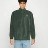 BDG Urban Outfitters CREST UNISEX - Fleece Jumper - Green -BDG Urban Outfitters shop 8d30195b533e4be8958c7d573f75a4ef