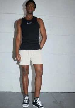 BDG Urban Outfitters Shorts - Ecru