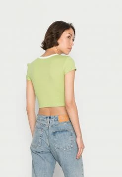 BDG Urban Outfitters RINGER BABY TEE - Basic T-shirt - Taragon -BDG Urban Outfitters shop 8e40f60b80c6430fb9b9dc1671f36f47