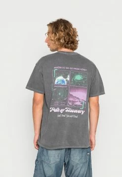 BDG Urban Outfitters PATH OF DISCOVERY TEE UNISEX - Print T-shirt - Charcoal