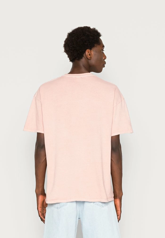 HERITAGE CREST TEE UNISEX - Basic T-shirt - pink BDG Urban Outfitters HERITAGE CREST TEE UNISEX - Basic T-shirt - Pink -BDG Urban Outfitters shop 926c01b7bff54bc6bc7767c71262f14e