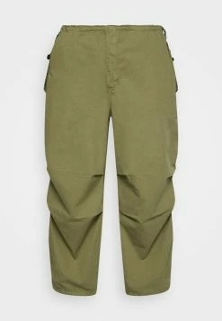 BDG Urban Outfitters CHUTE CARGO BAGGY TECH PANT - Trousers - Khaki -BDG Urban Outfitters shop 956424b63f9c440585ced8e6c19255e8