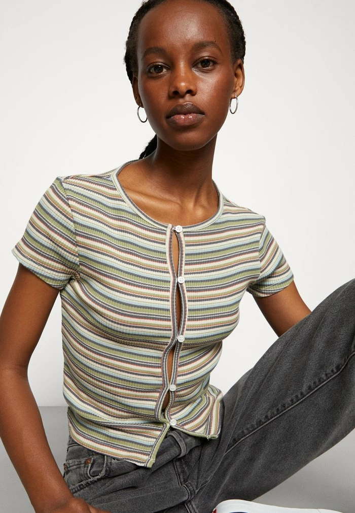 BUTTON UP CAP SLEEVE - Print T-shirt - green BDG Urban Outfitters BUTTON UP CAP SLEEVE - Print T-shirt - Green -BDG Urban Outfitters shop 96aea8e48b4840d6b373fedcf1d7a25d