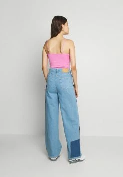 BDG Urban Outfitters PRETTY PATCH PUDDLE - Relaxed Fit Jeans - Blue -BDG Urban Outfitters shop 9845a837f15b4fcb9eeb56def68c04fc