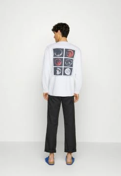 BDG Urban Outfitters MOONS TEE UNISEX - Long Sleeved Top - White -BDG Urban Outfitters shop a630b93965f14df2bc3f87c435d5ecc5
