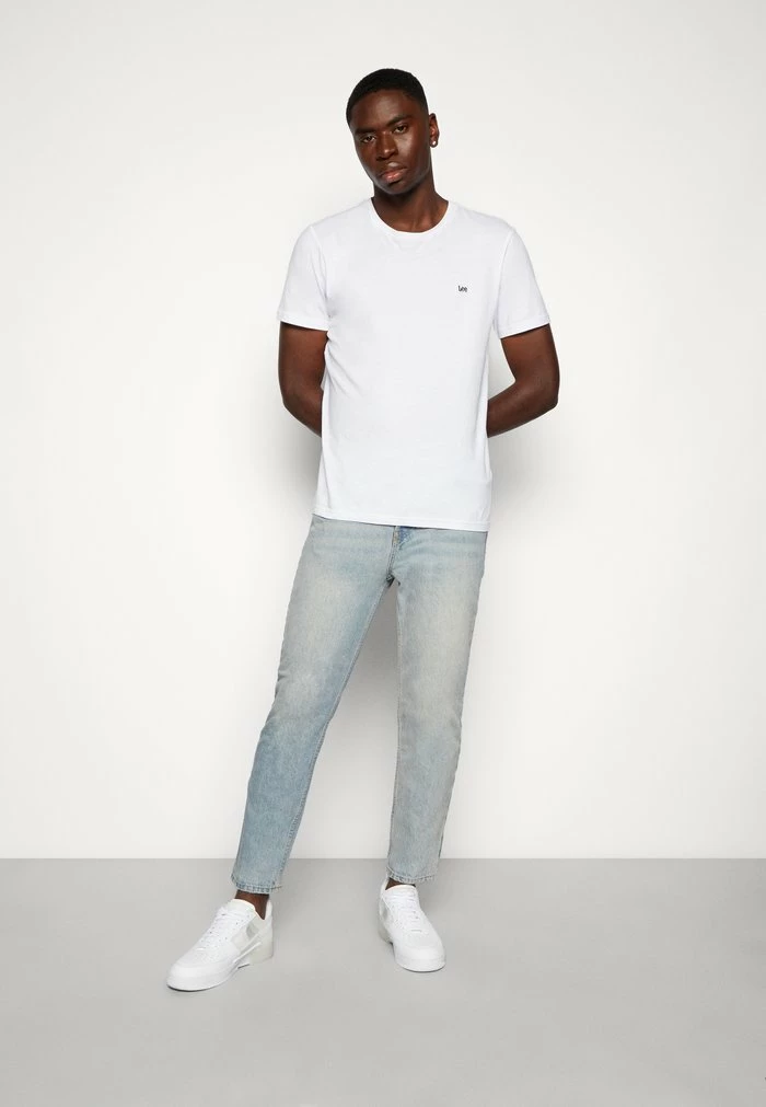 VINTAGE DAD JEAN - Jeans Tapered Fit - dirty vintage light wash BDG Urban Outfitters VINTAGE DAD JEAN - Jeans Tapered Fit - Dirty Vintage Light Wash -BDG Urban Outfitters shop a8caeed276854760a4926eb18d3e72ca