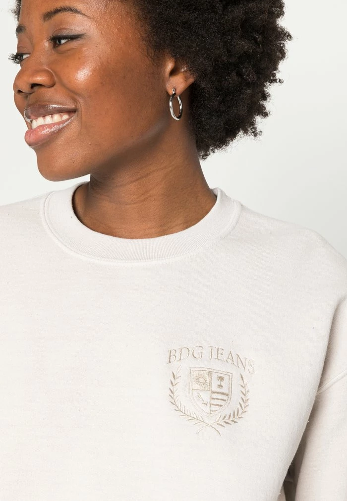 TONAL HERITAGE - Sweatshirt - ecru BDG Urban Outfitters TONAL HERITAGE - Sweatshirt - Ecru -BDG Urban Outfitters shop a8e96c3dd67f43e78f7928862ac62398