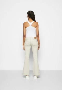 BDG Urban Outfitters LOW RISE - Flared Jeans - Ecru 5 BDG Urban Outfitters LOW RISE - Flared Jeans - Ecru -BDG Urban Outfitters shop b771a2d293f94fbf990947dc7d591303