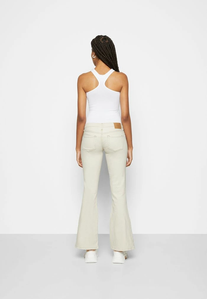 LOW RISE - Flared Jeans - ecru BDG Urban Outfitters LOW RISE - Flared Jeans - Ecru -BDG Urban Outfitters shop b771a2d293f94fbf990947dc7d591303