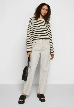 BDG Urban Outfitters AUTHENTIC STRAIGHT - Straight Leg Jeans - White -BDG Urban Outfitters shop bc26b2b03f1f4c938eff3b854b84f333