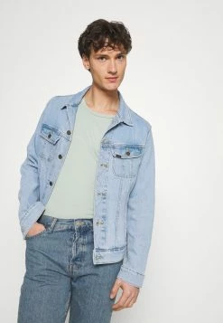 BDG Urban Outfitters DAD - Jeans Tapered Fit - Light Wash -BDG Urban Outfitters shop bd6466a9e64d418da905bd7f929f746d